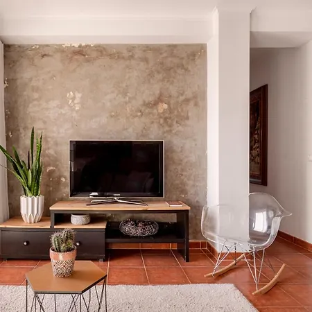 Altido Luxurious Flat In