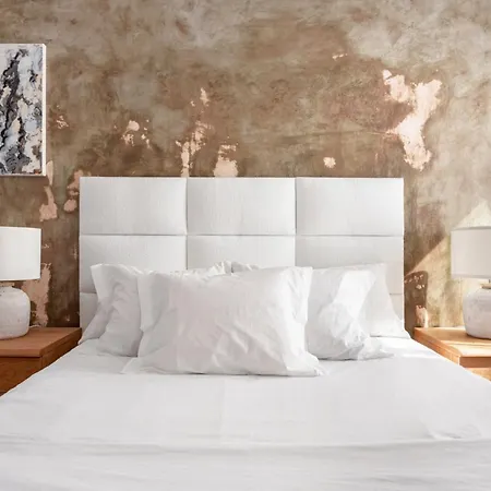 Altido Luxurious Flat In