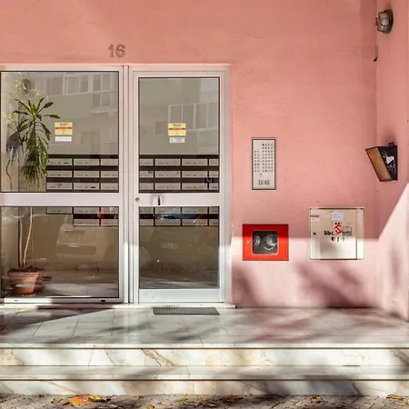 Altido Luxurious Flat In